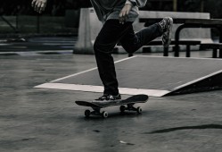 电子竞技-重磅，德布劳内会首发搭档吗？曼城赛季转折点的那张王牌，德布劳内首发搭档成谜，曼城赛季转折王牌待亮