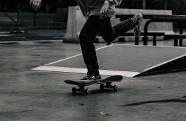 电子竞技-重磅，德布劳内会首发搭档吗？曼城赛季转折点的那张王牌，德布劳内首发搭档成谜，曼城赛季转折王牌待亮